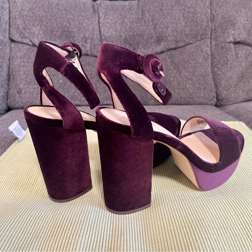 Nine West Block Heeled Sandals 👡